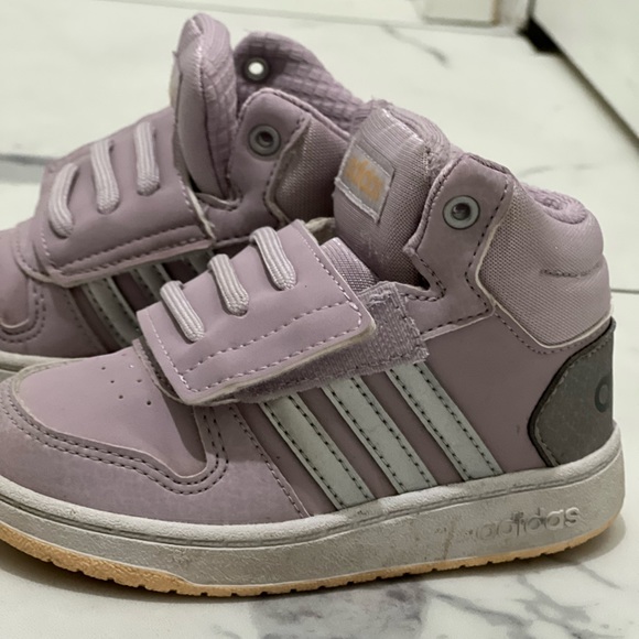 Lilac Adidas sneakers - Picture 2 of 4